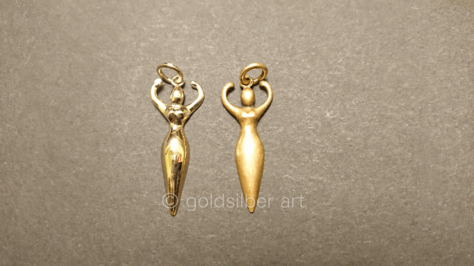 Anhänger - Archaische Göttin nach einem Musteranhänger aus Messing angefertigt in Gold umgesetzt